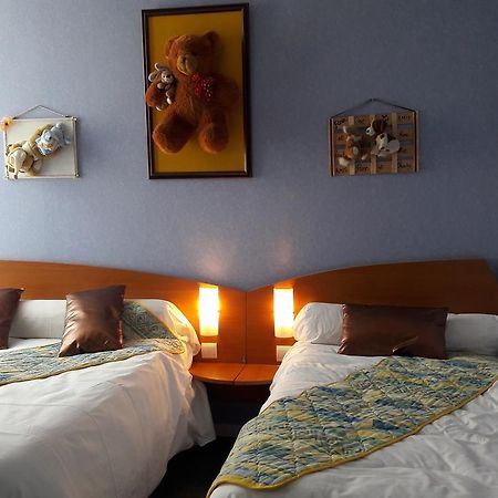 Hotel Le Saint Georges Riom-es-Montagnes ภายนอก รูปภาพ