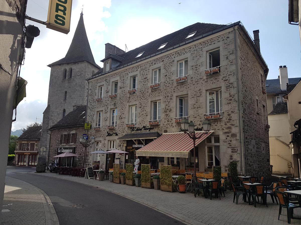 Hotel Le Saint Georges Riom-es-Montagnes ภายนอก รูปภาพ